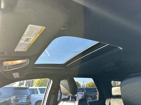 Used 2024 Dodge Durango GT image 17