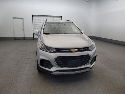 Used 2019 Chevrolet Trax LT w/ LT Convenience Package FWD image 14