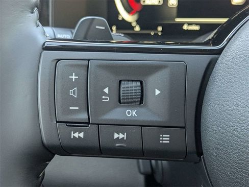 New 2025 Nissan Pathfinder Platinum w/ Black Appearance Package image 28