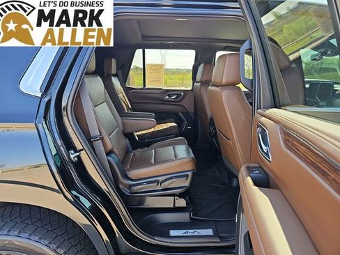 Used 2023 Chevrolet Tahoe High Country w/ Premium Package 2 AWD/4WD image 28