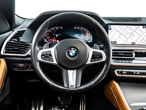 Used 2022 BMW X6 xDrive40i w/ M Sport Package image 18