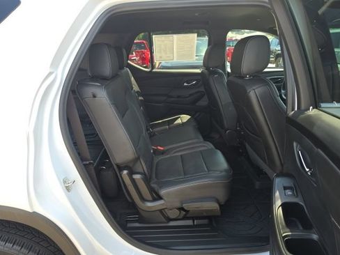 Used 2023 Chevrolet Traverse LT w/ LT Premium Package AWD/4WD image 28