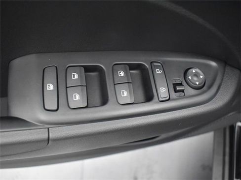 Used 2025 Hyundai Venue SE image 9