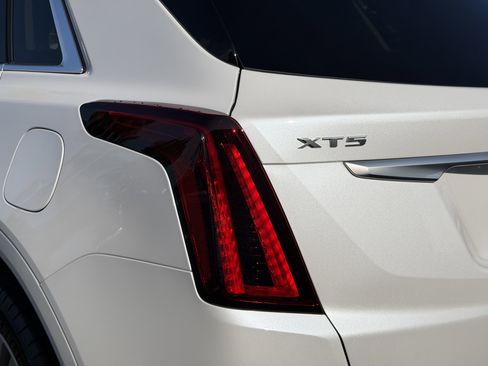 Certified 2024 Cadillac XT5 Premium Luxury image 9