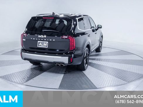 Used 2025 Kia Telluride S FWD image 9