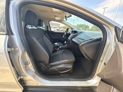 Used 2012 Ford Focus SE FWD image 20