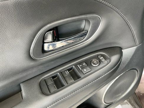 Used 2020 Honda HR-V EX-L image 18