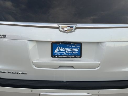 Used 2018 Cadillac Escalade ESV Platinum image 13