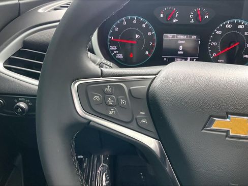 Used 2025 Chevrolet Malibu RS FWD image 23