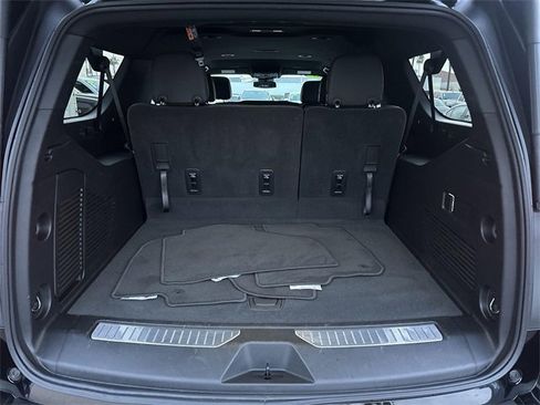 Used 2025 Chevrolet Suburban RST image 24