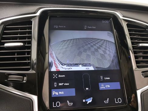 Used 2018 Volvo XC90 T6 Momentum w/ Convenience Package AWD/4WD image 6