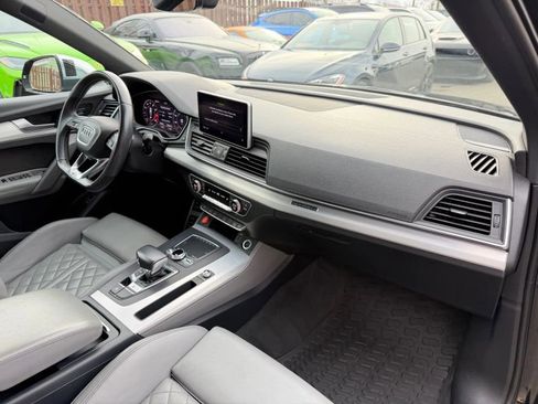 Used 2018 Audi SQ5 Premium Plus w/ S Sport Package image 26
