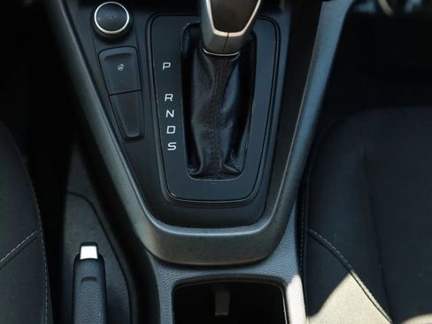 Used 2017 Ford Focus SEL w/ Cold Weather Package FWD image 26