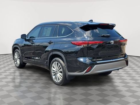 Used 2022 Toyota Highlander Platinum AWD/4WD image 4