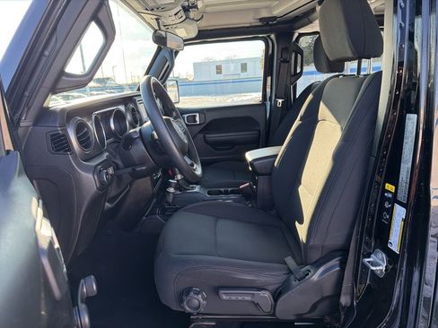Used 2021 Jeep Wrangler Unlimited Sport image 17