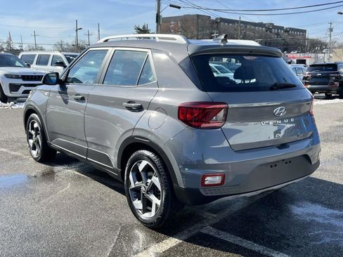 Used 2021 Hyundai Venue SEL image 6
