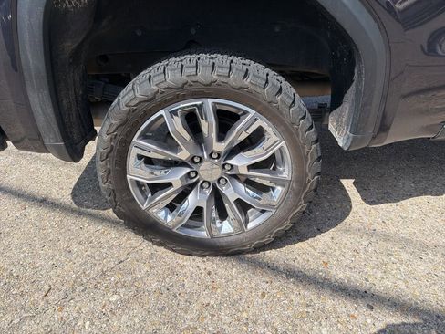 Used 2023 GMC Sierra 1500 AT4X image 24