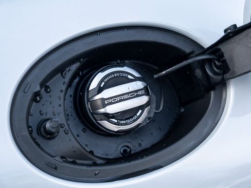 Certified 2025 Porsche 911 Carrera image 38