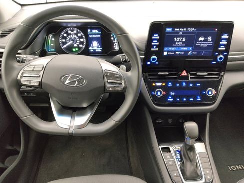 Used 2021 Hyundai Ioniq SE FWD image 22