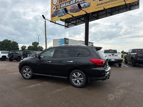 Used 2020 Nissan Pathfinder S FWD image 3