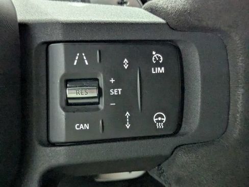 Used 2023 Land Rover Defender 110 V8 AWD/4WD image 21