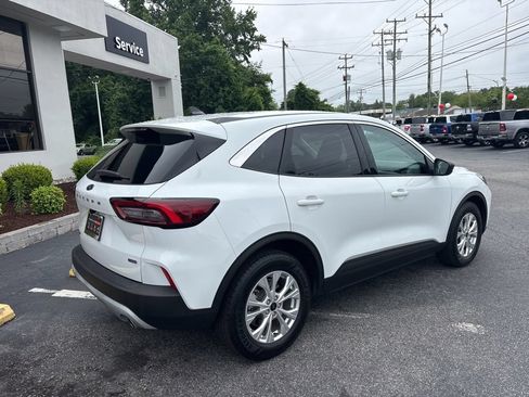Used 2023 Ford Escape Active FWD image 3