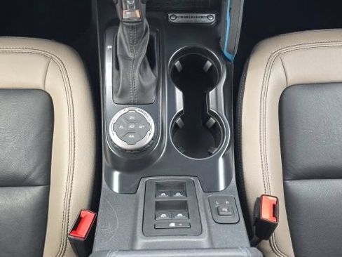 Used 2024 Ford Bronco Wildtrak AWD/4WD image 39