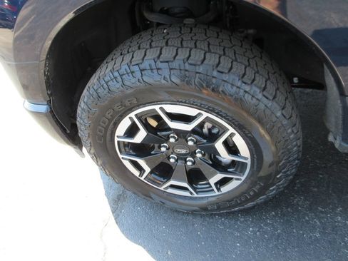 Used 2022 Ford F150 Lightning XLT AWD/4WD image 15