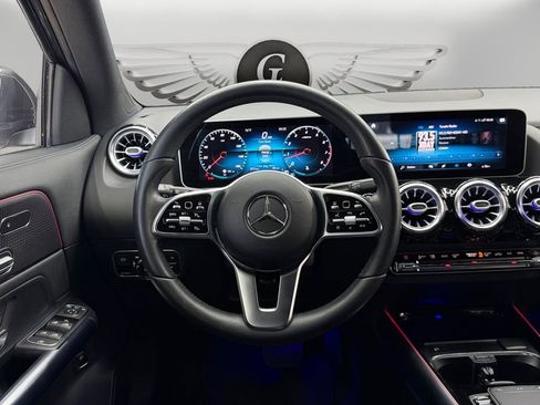 Used 2021 Mercedes-Benz GLA 250 w/ Premium Package image 12