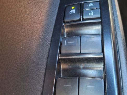 Used 2025 Toyota Camry SE image 20