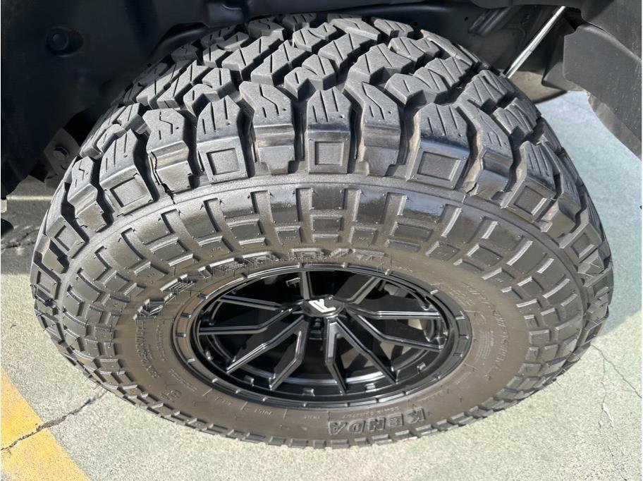 Used 2019 Jeep Wrangler Unlimited Sahara AWD/4WD image 12