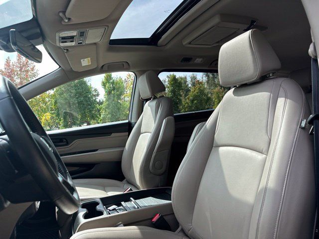Used 2018 Honda Odyssey Touring image 11