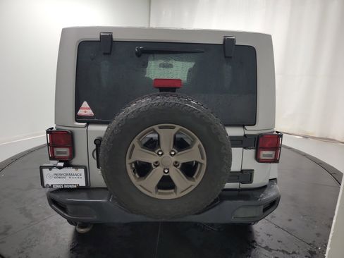 Used 2018 Jeep Wrangler Unlimited Sport image 8