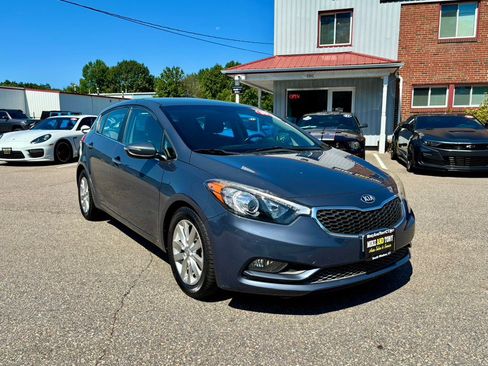 Used 2015 Kia Forte EX FWD image 3