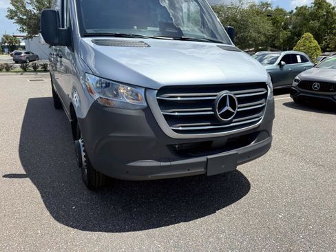 Used 2025 Mercedes-Benz Sprinter 3500 image 7