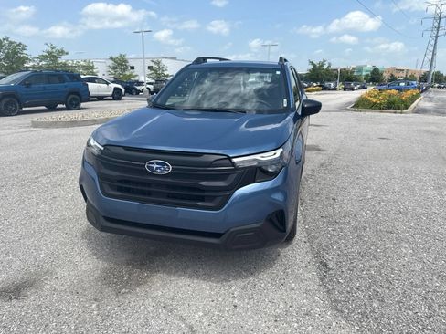 Certified 2025 Subaru Forester AWD/4WD image 5