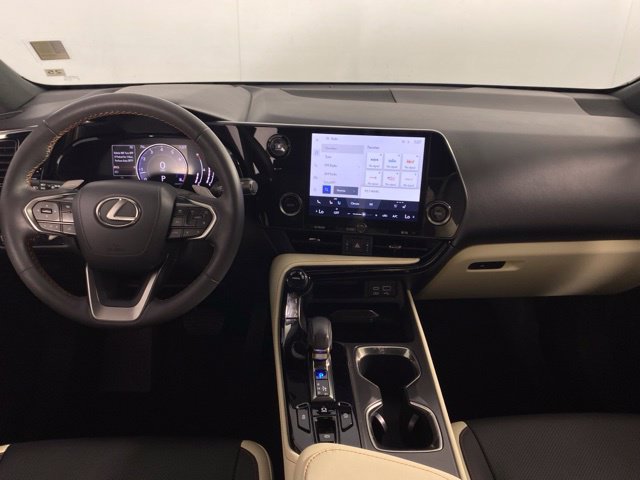 Used 2024 Lexus NX 250 FWD w/ Towing Package (2000 Lbs) image 22