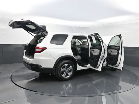 Used 2024 Honda Pilot EX-L image 39