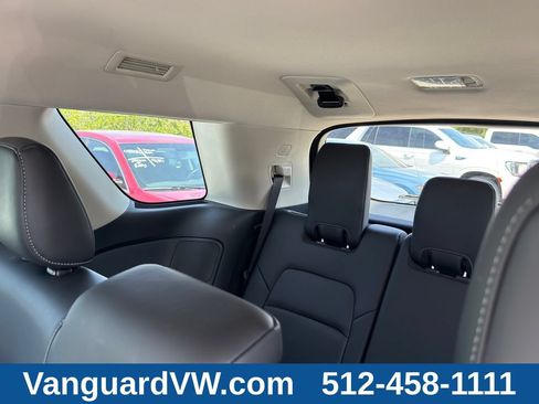 Used 2026 Nissan Pathfinder SL FWD image 35