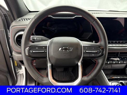 Used 2024 Chevrolet Colorado Z71 w/ Z71 Convenience Package 2 AWD/4WD image 17