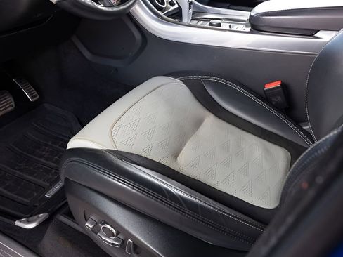 Used 2020 Land Rover Range Rover Sport SVR image 49