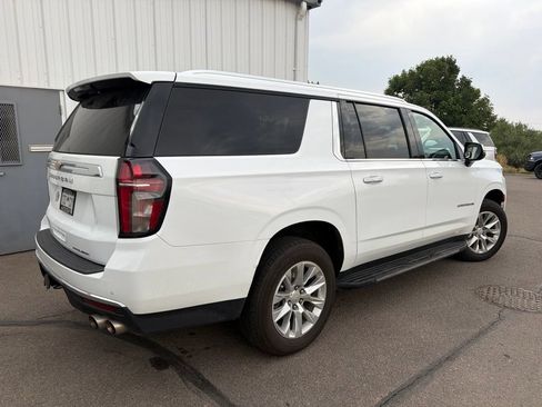 Used 2023 Chevrolet Suburban Premier AWD/4WD image 3