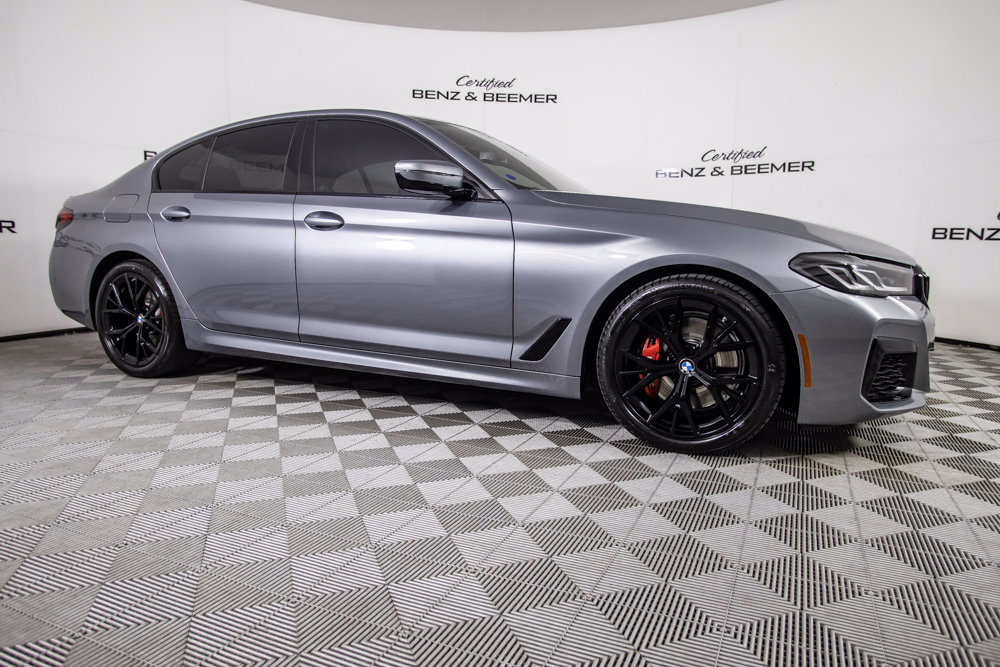 Used 2023 BMW 530i w/ M Sport Package RWD image 2