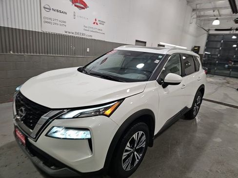 Certified 2023 Nissan Rogue SV w/ SV Premium B Package image 7