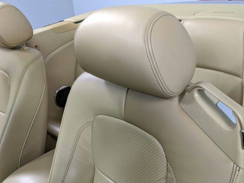 Used 2010 Jaguar XK Convertible image 29