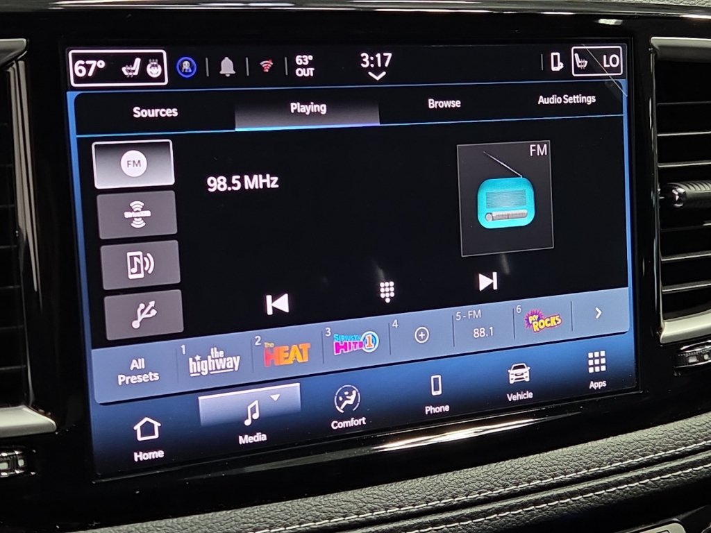 New 2026 Chrysler Pacifica Select w/ S Appearance Package FWD image 16