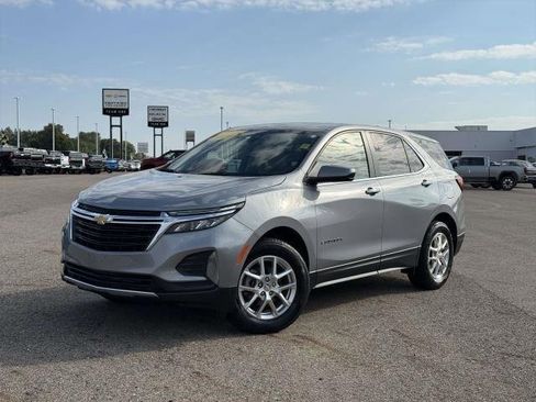 Used 2024 Chevrolet Equinox LT image 1