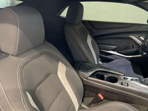 Used 2019 Chevrolet Camaro LT image 17