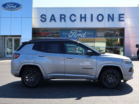 Used 2022 Jeep Compass High Altitude AWD/4WD image 2
