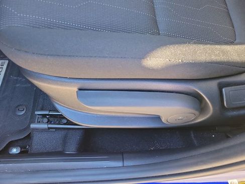 Used 2025 Hyundai Venue SE image 14